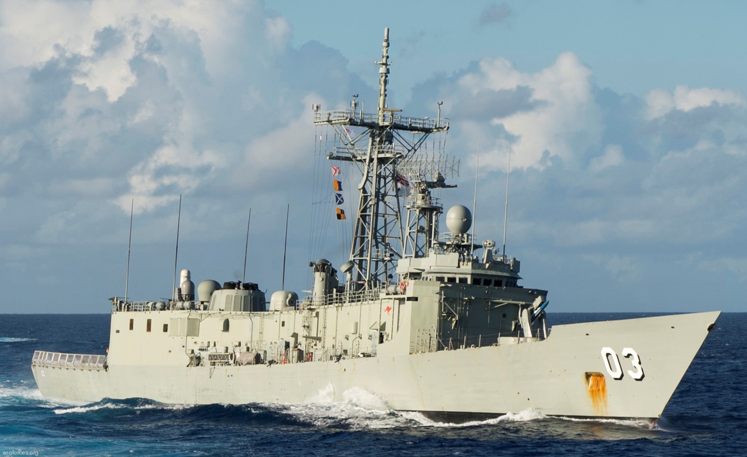ffg-03 hmas sydney adelaide class frigate royal australian navy 2013 04