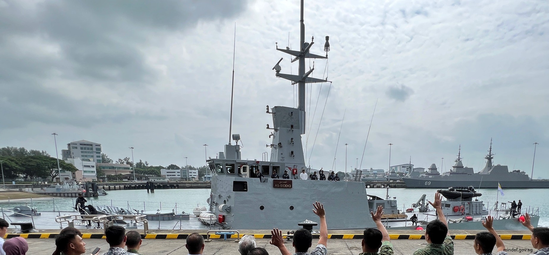 as-siddiq al-faruq fearless class patrol vessel royal brunei navy singapore 04