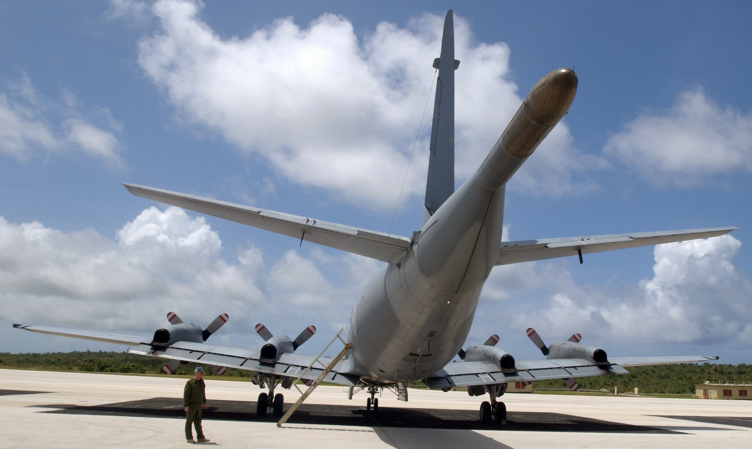 lockheed cp-140 aurora long range patrol maritime aircraft royal canadian navy air force rcaf orion 05