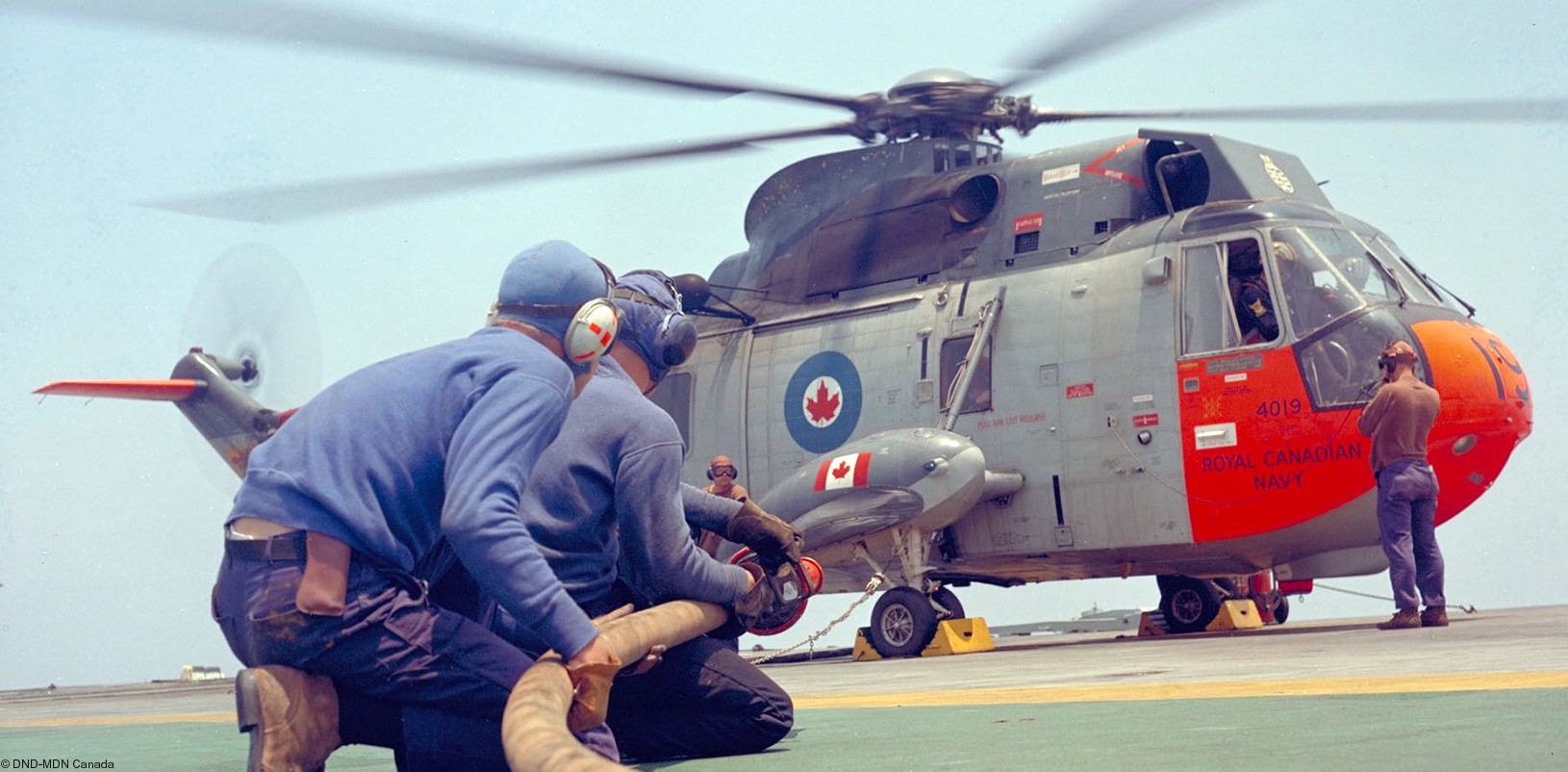 ch-124 sea king royal canadian navy sikorsky naval helicopter rcaf hmcs squadron 47