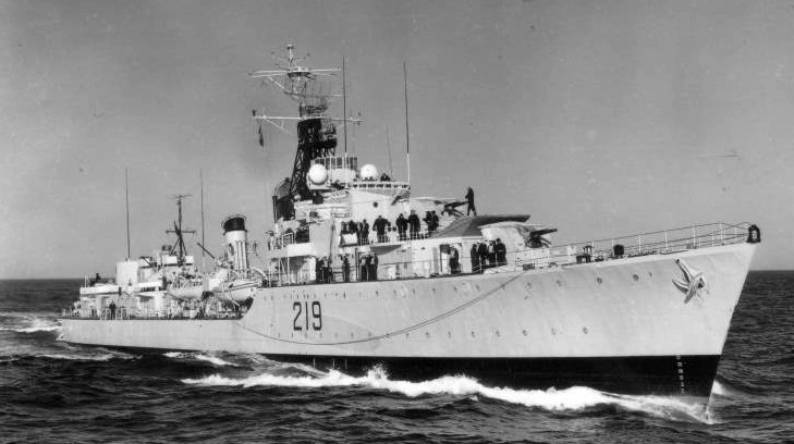 HMCS Athabaskan DDE-219 R-79 Tribal class destroyer Canadian Navy