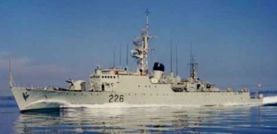 dde 226 hmcs crescent uk c-class destroyer royal canadian navy