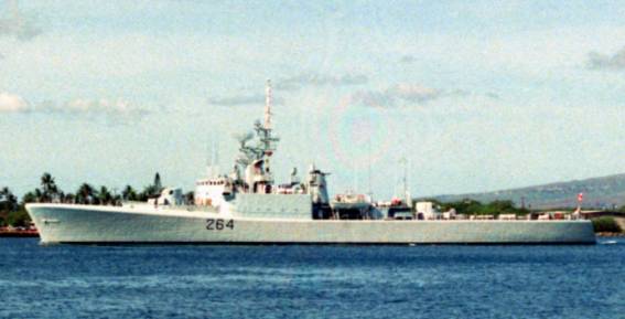 dde 264 hmcs qu'appelle mackenzie class destroyer escort royal canadian navy marine royale canadienne