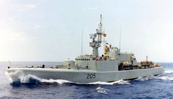 dde ddh 205 hmcs st. laurent class destroyer royal canadian navy marine royale canadienne