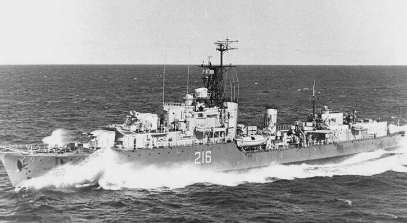 HMCS Huron DDE-216 G-24 Tribal class destroyer RCN