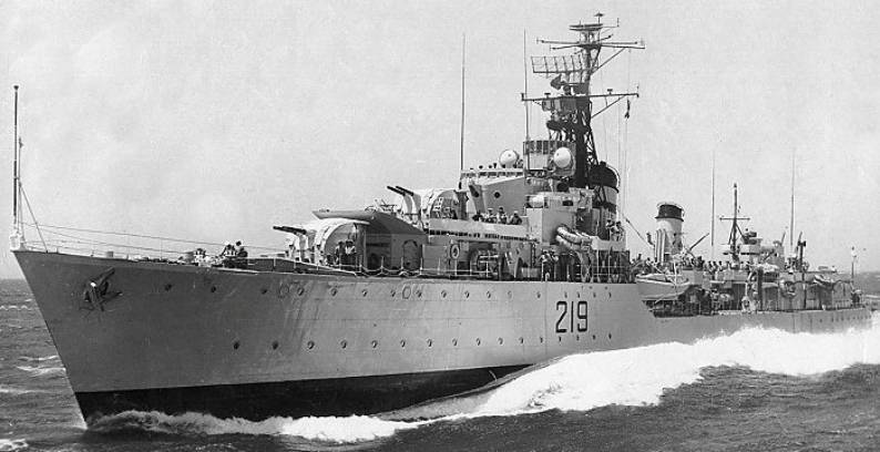 DDE-219 R-79 HMCS Athabaskan Tribal class destroyer Royal Canadian Navy