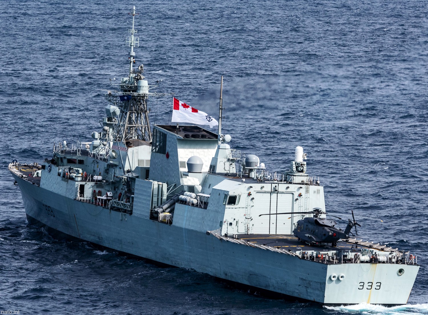 ffh-333 hmcs toronto halifax class helicopter patrol frigate ncsm royal canadian navy 48