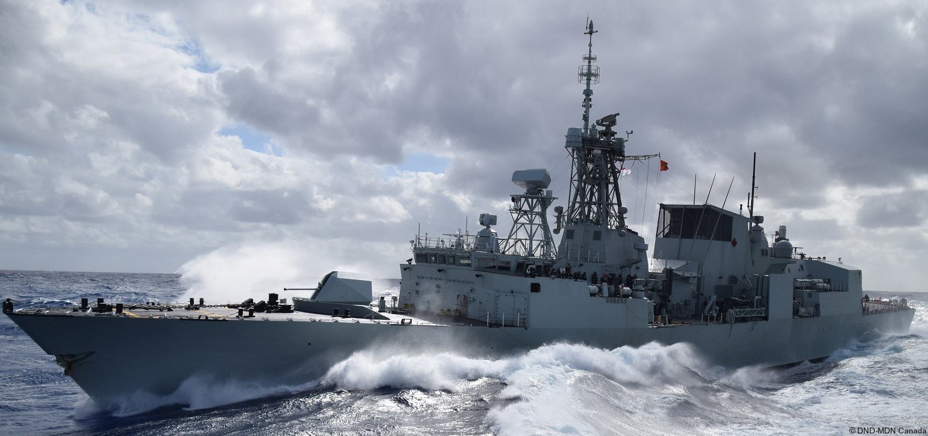 ffh-335 hmcs calgary halifax class helicopter patrol frigate ncsm royal canadian navy 53