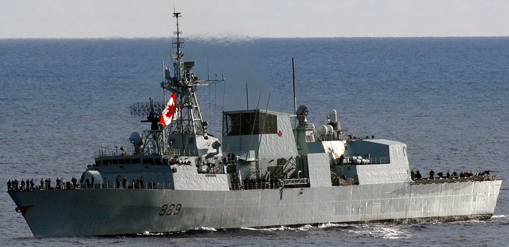 ffh-339 hmcs charlottetown halifax class helicopter patrol frigate ncsm royal canadian navy 05