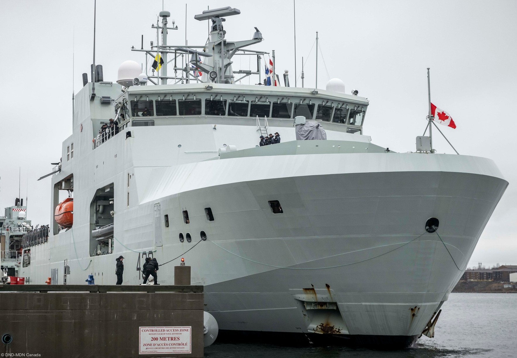 aopv-432 hmcs max bernays harry dewolf class arctic offshore patrol vessel ncsm royal canadian navy vancouver 22