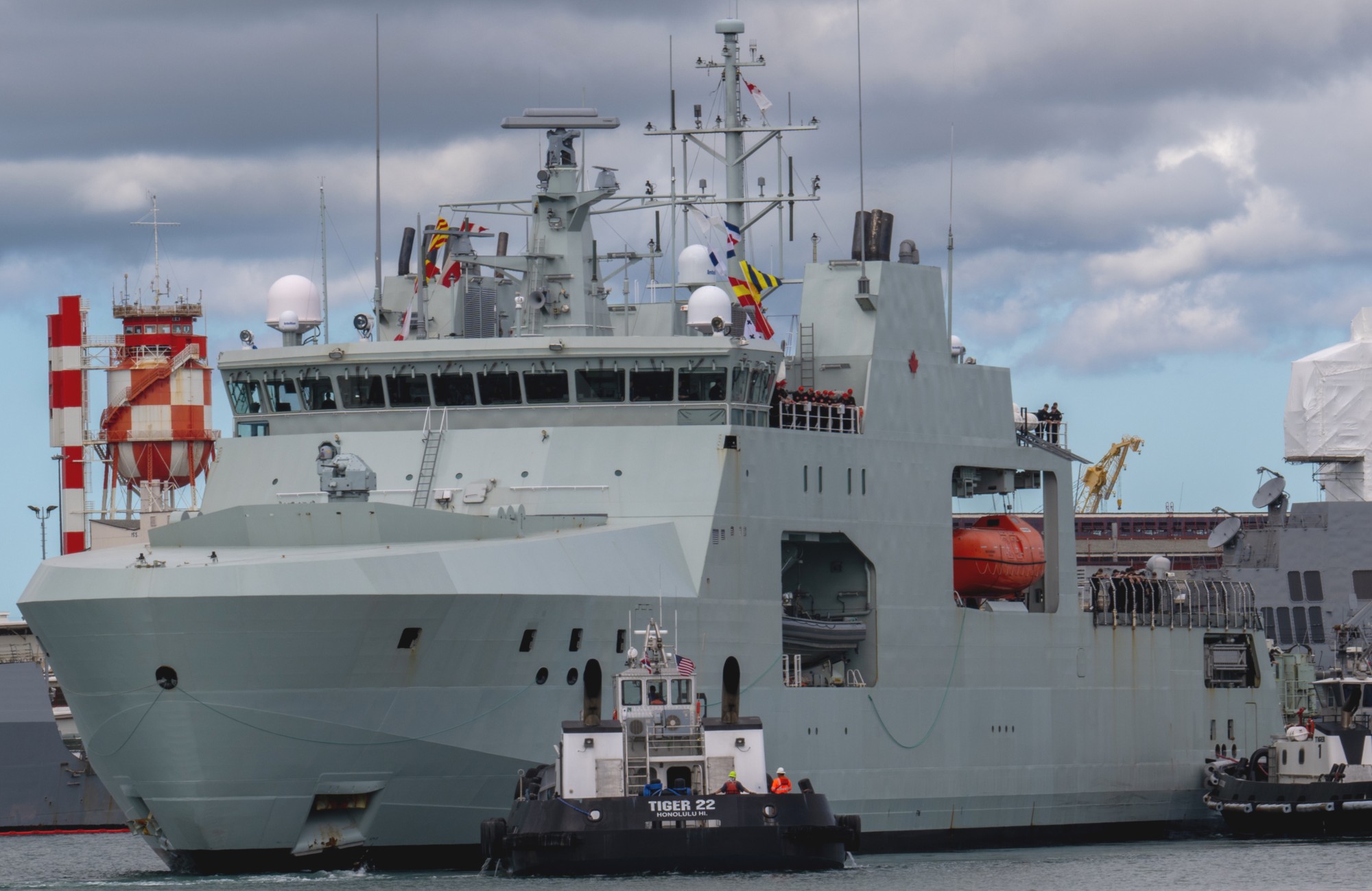 aopv-432 hmcs max bernays harry dewolf class arctic offshore patrol vessel exercise rimpac 2024 pearl harbor hickam hawaii 26