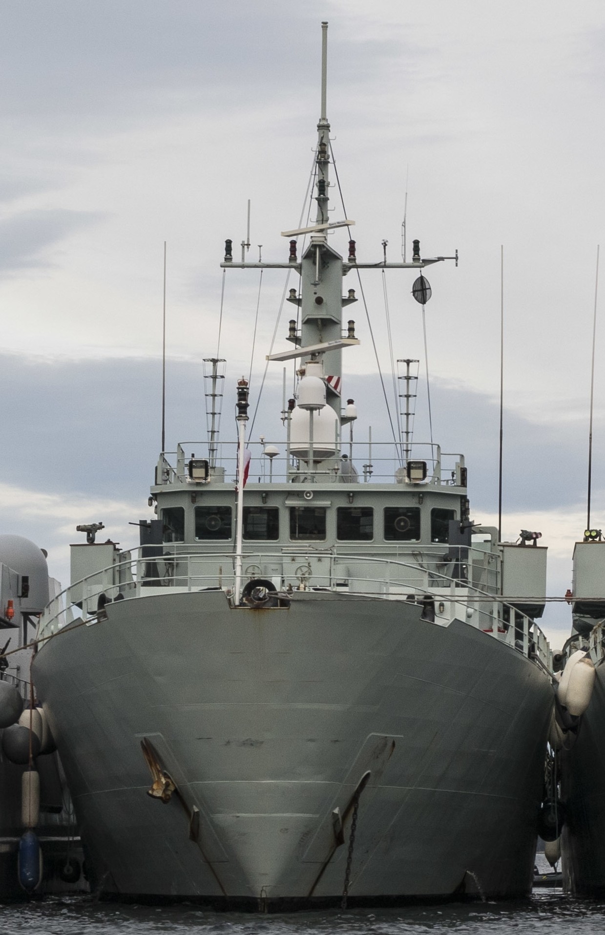 mm-701 hmcs glace bay kingston class maritime coastal defence vessel mcdv ncsm royal canadian navy 12