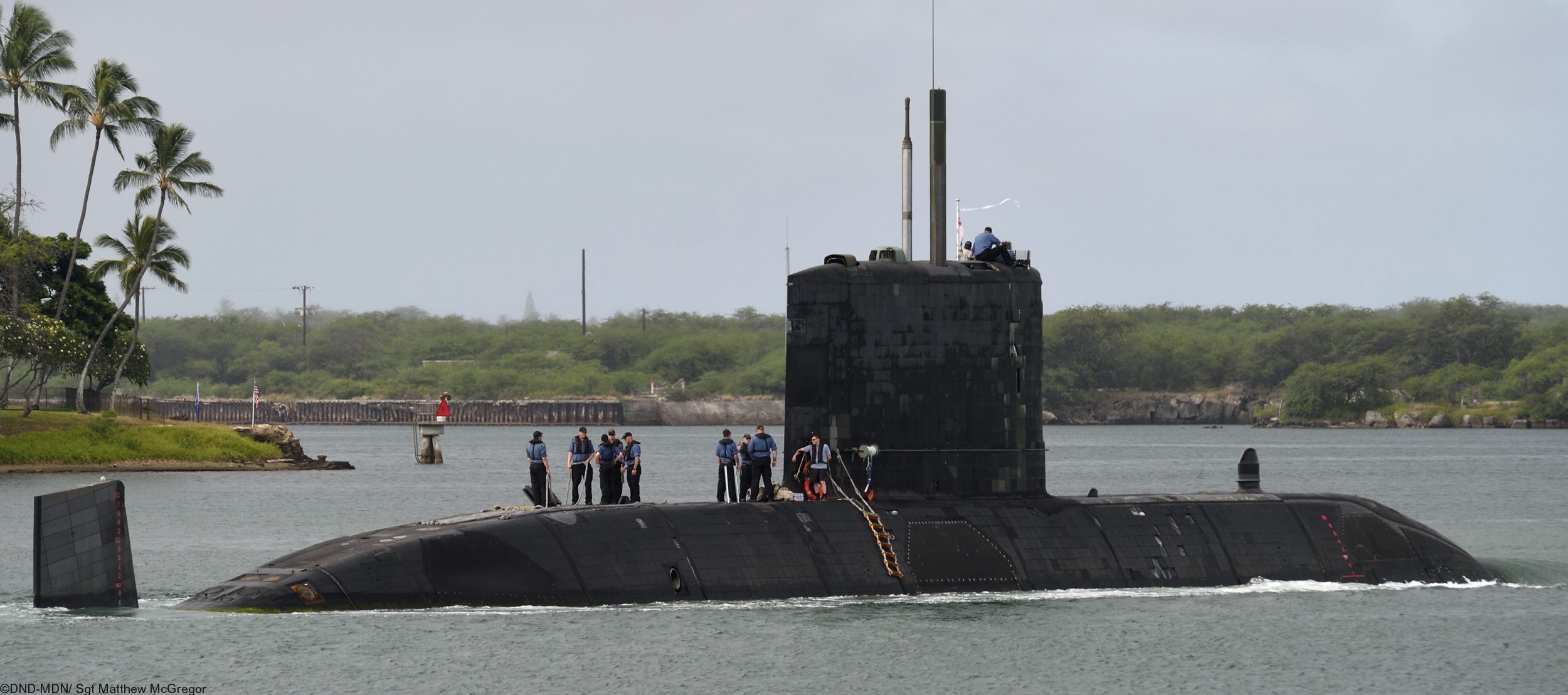 ssk-876 hmcs victoria upholder class attack submarine hunter killer ncsm royal canadian navy 02