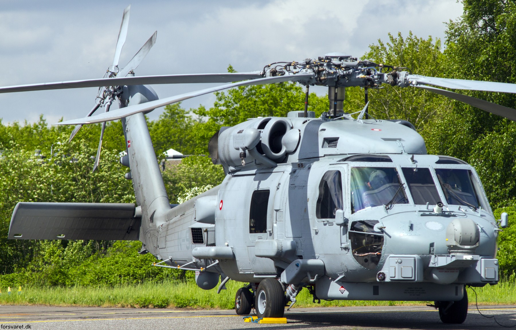 mh-60r seahawk royal danish navy air force flyvevåbnet kongelige danske marine sikorsky helicopter 723 eskadrille squadron karup 34