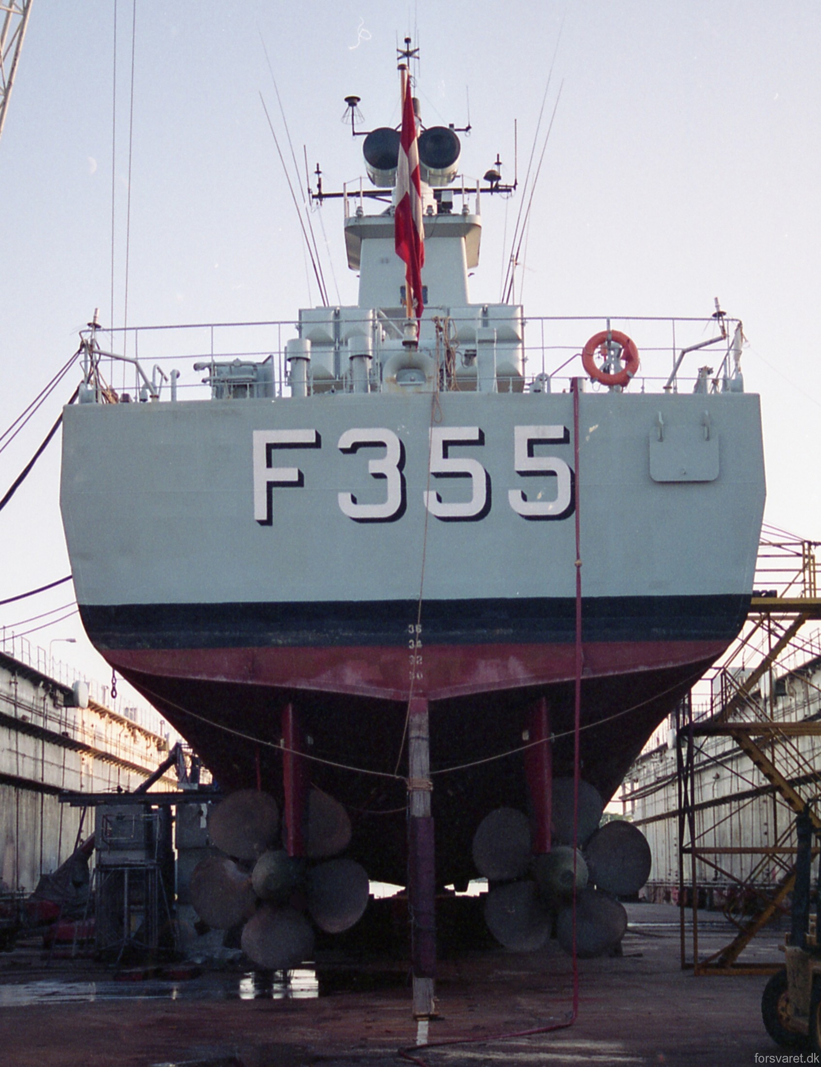 f-355 hdms olfert fischer niels juel class corvette royal danish navy rdn kongelige danske marine kdm 82 dry dock