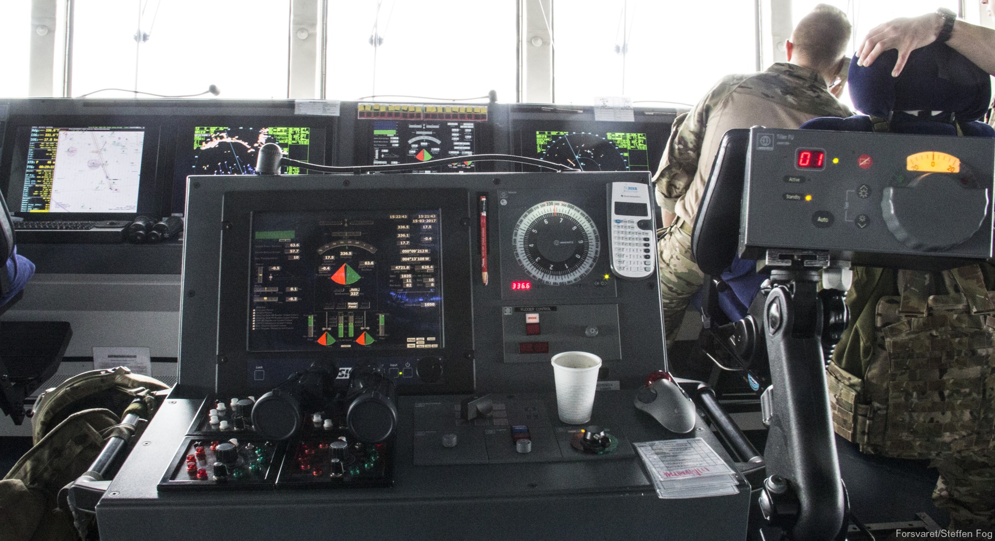 f-363 hdms niels juel iver huitfeldt class guided missile frigate ffg royal danish navy 31 bridge steering