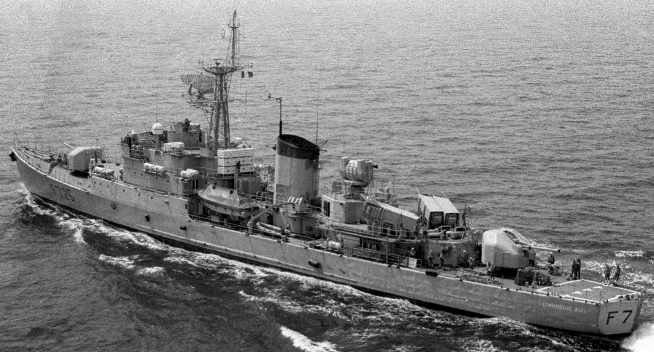 riviere class frigate aviso escorteur f-726 commandant bory french navy marine nationale 05