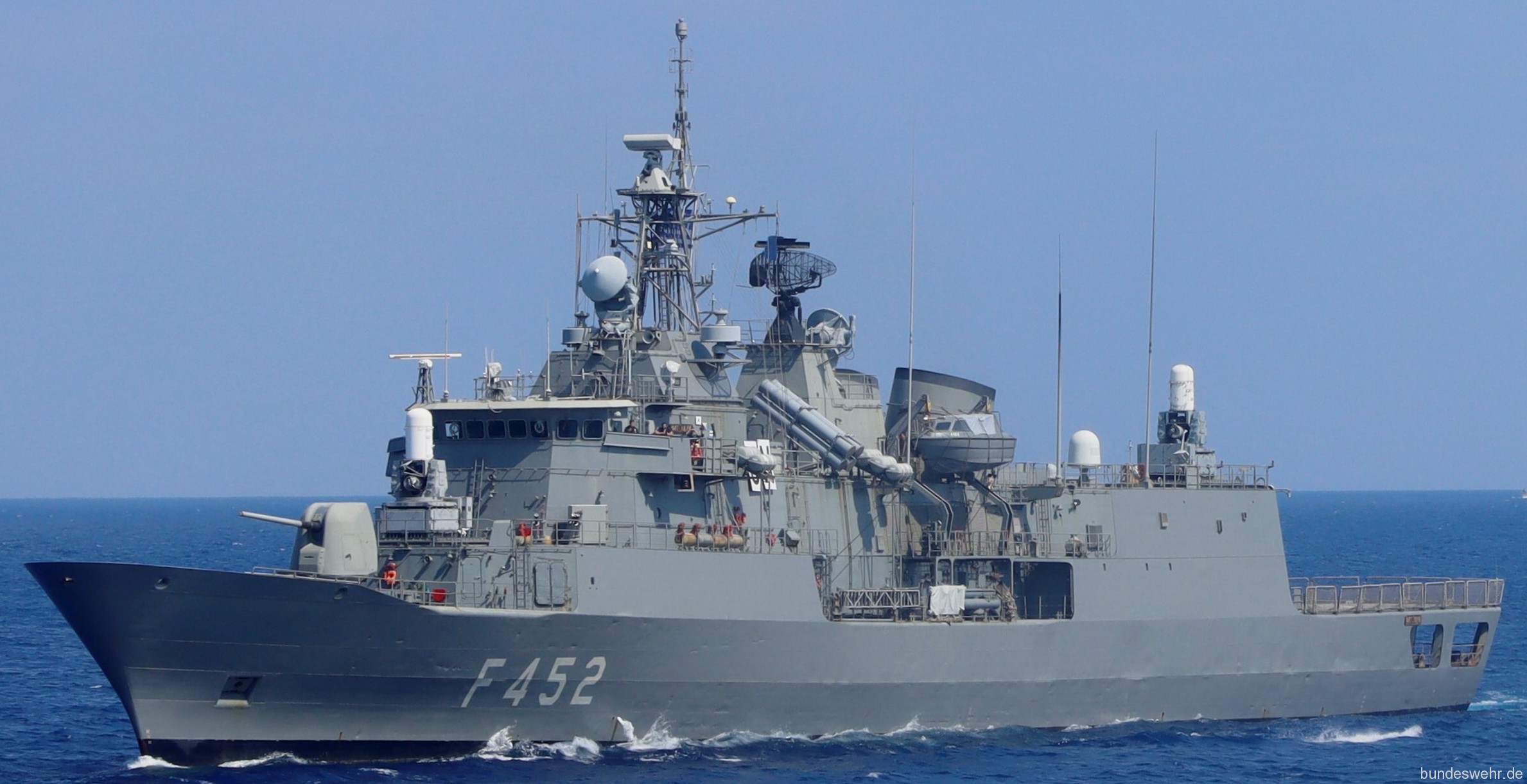 f-452 hs hydra meko 200hn class missile frigate hellenic navy 04x