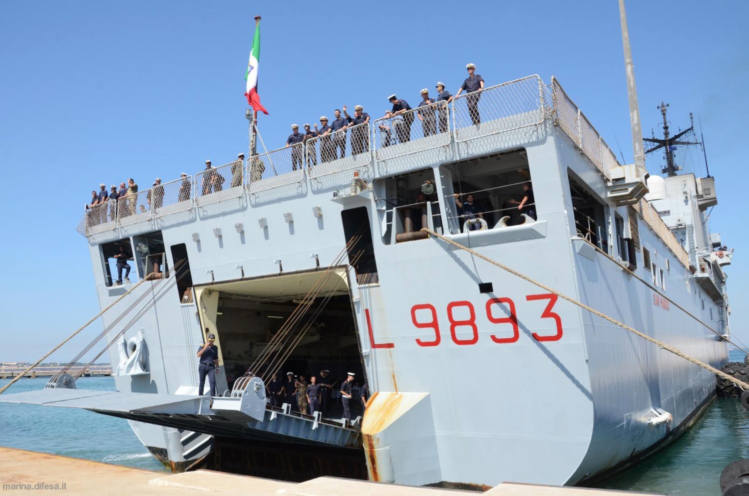 l-9893 its san marco nave lpd amphibious assault landing ship transport dock italian navy marina militare 33