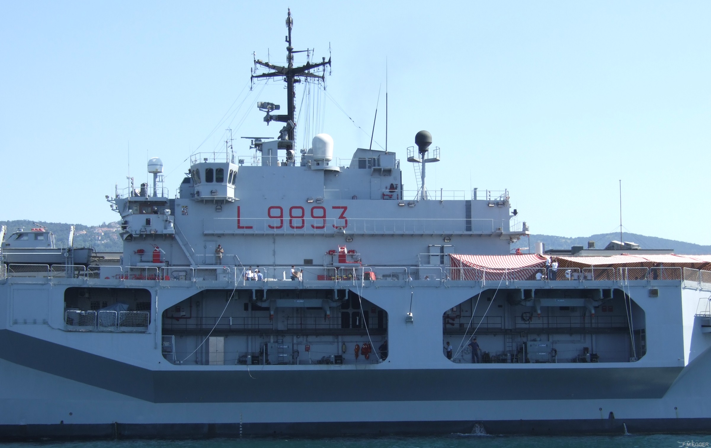 l-9893 its san marco nave lpd amphibious assault landing ship transport dock italian navy marina militare 41