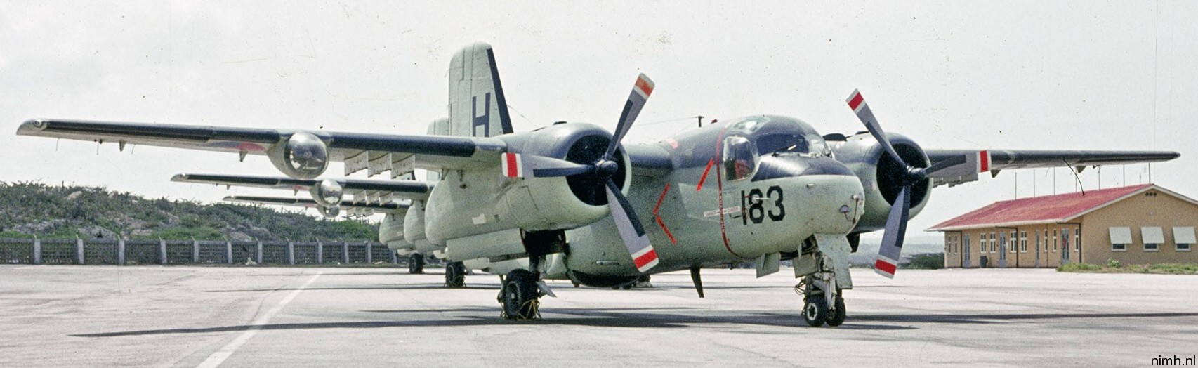 cs-2a tracker anti submarine aircraft royal netherlands navy koninklijke marine 183 02