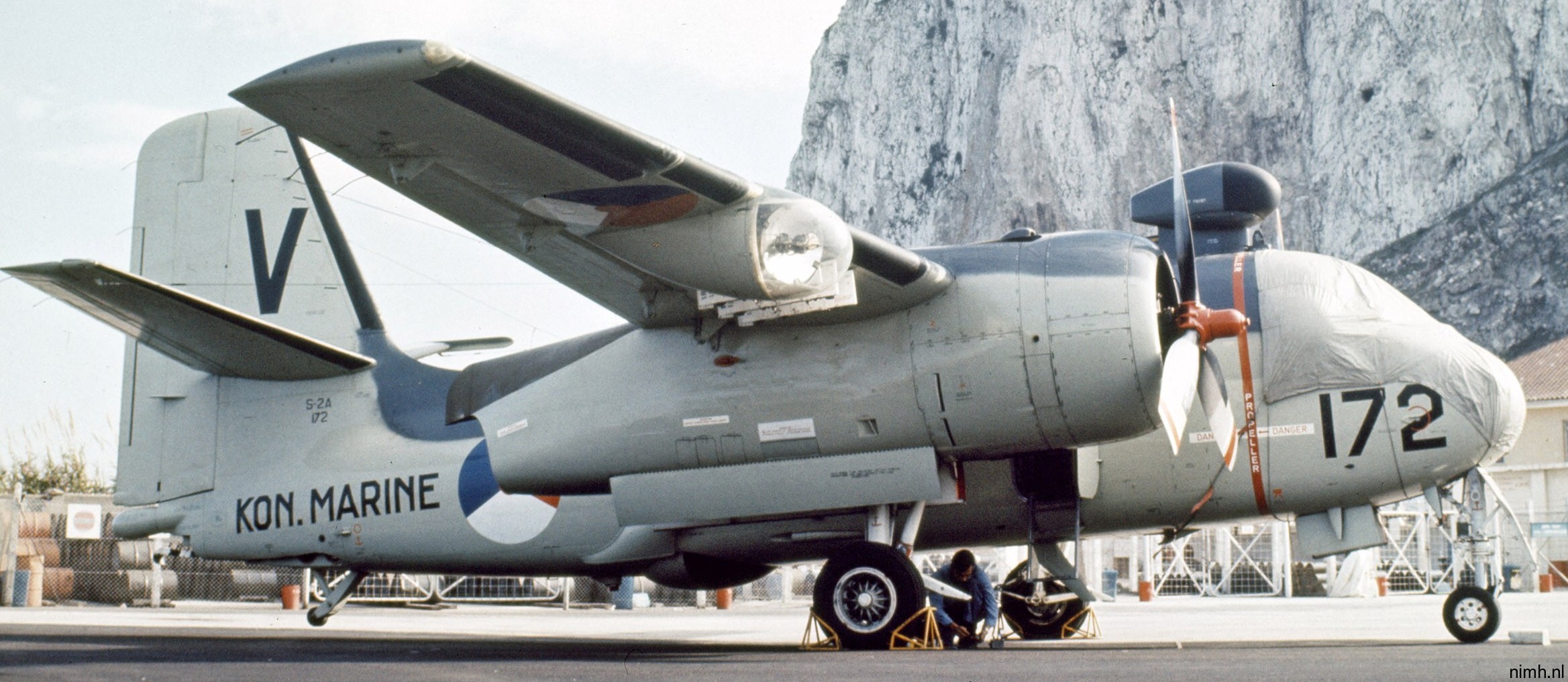 s-2n tracker grumman anti submarine aircraft royal netherlands navy koninklijke marine 172 02