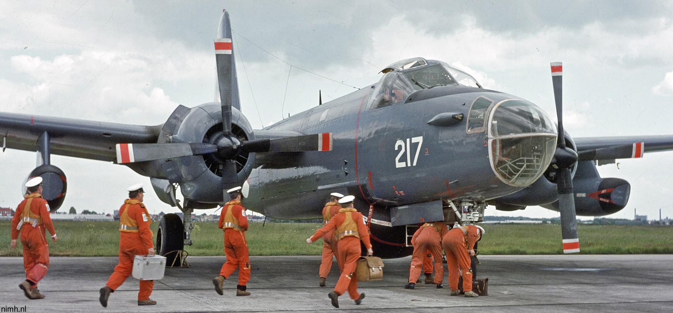 sp-2h neptune lockheed maritime patrol aircraft royal netherlands navy koninklijke marine 217 04