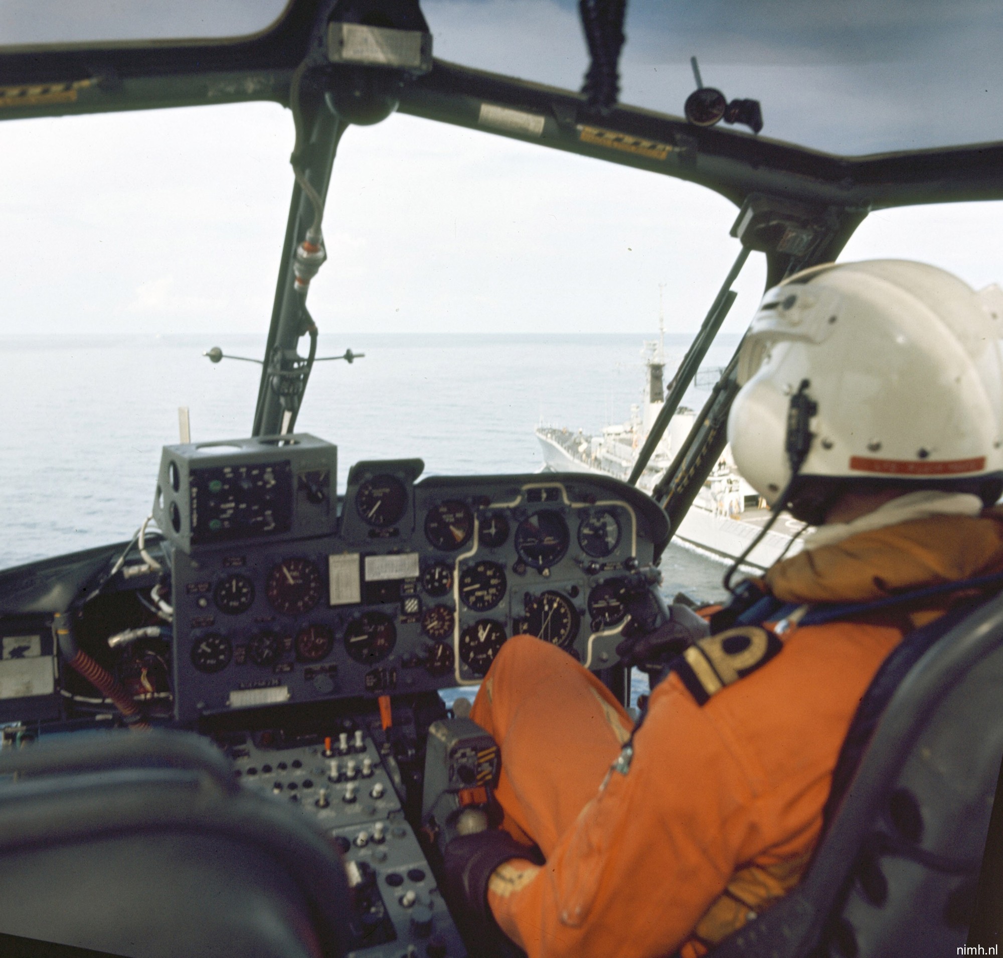 ah-12a westland wasp helicopter royal netherlands navy koninklijke marine cockpit 06