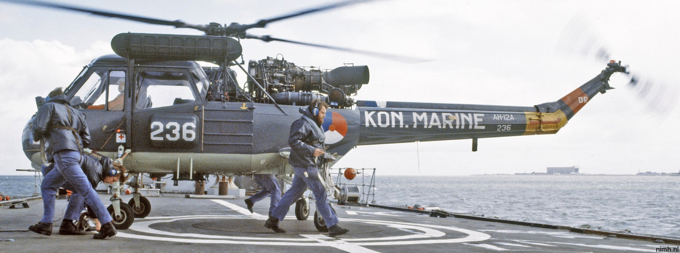 ah-12a westland wasp helicopter royal netherlands navy koninklijke marine 236 03