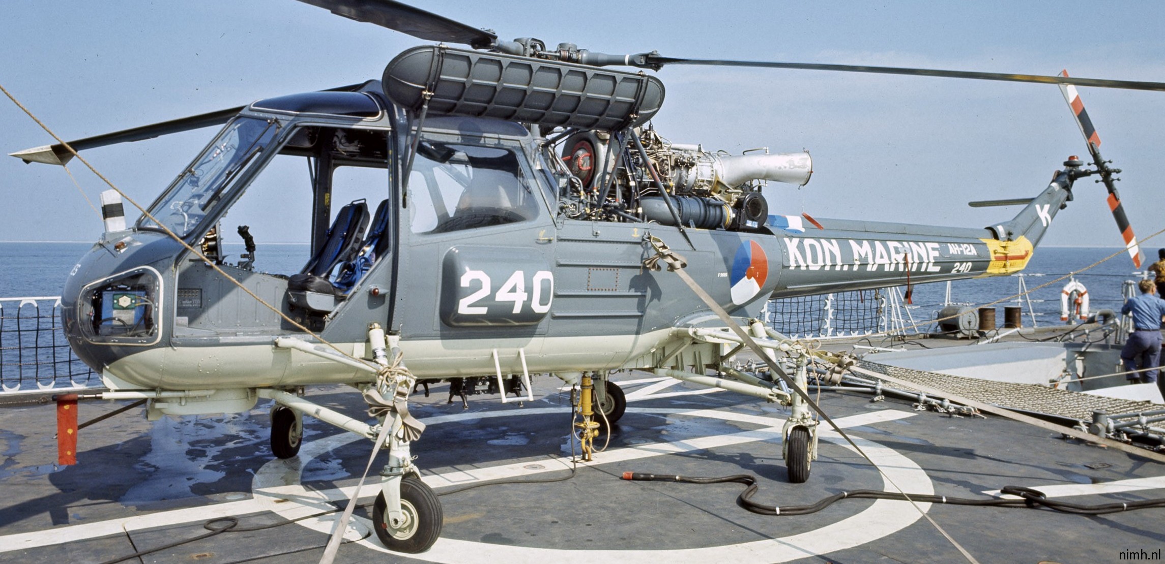 ah-12a westland wasp helicopter royal netherlands navy koninklijke marine frigate 06x