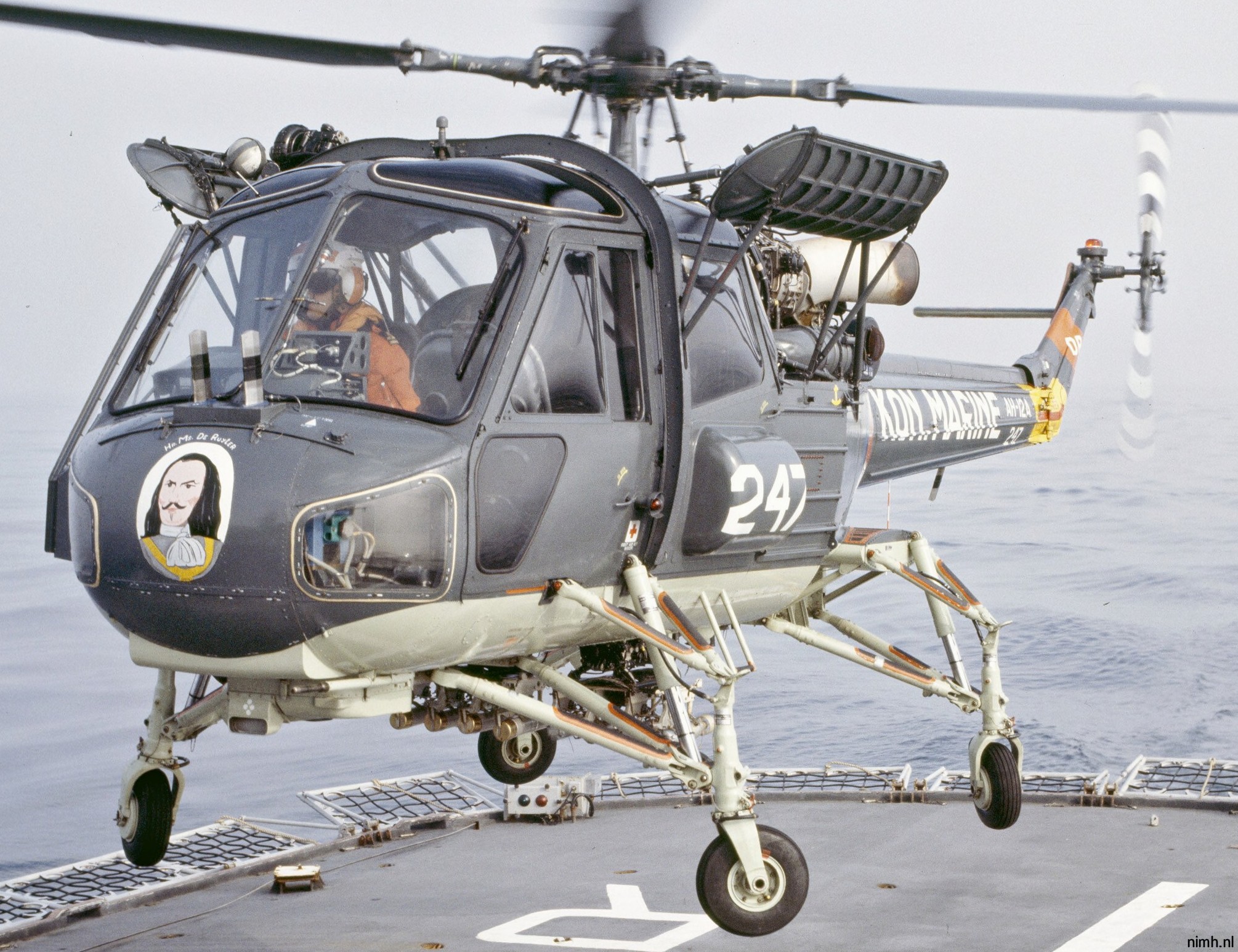 ah-12a westland wasp helicopter royal netherlands navy koninklijke marine 247 02