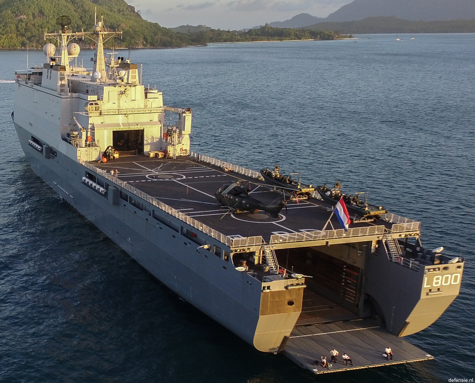 hnlms rotterdam l-800 amphibious landing ship dock lpd royal netherlands navy 37