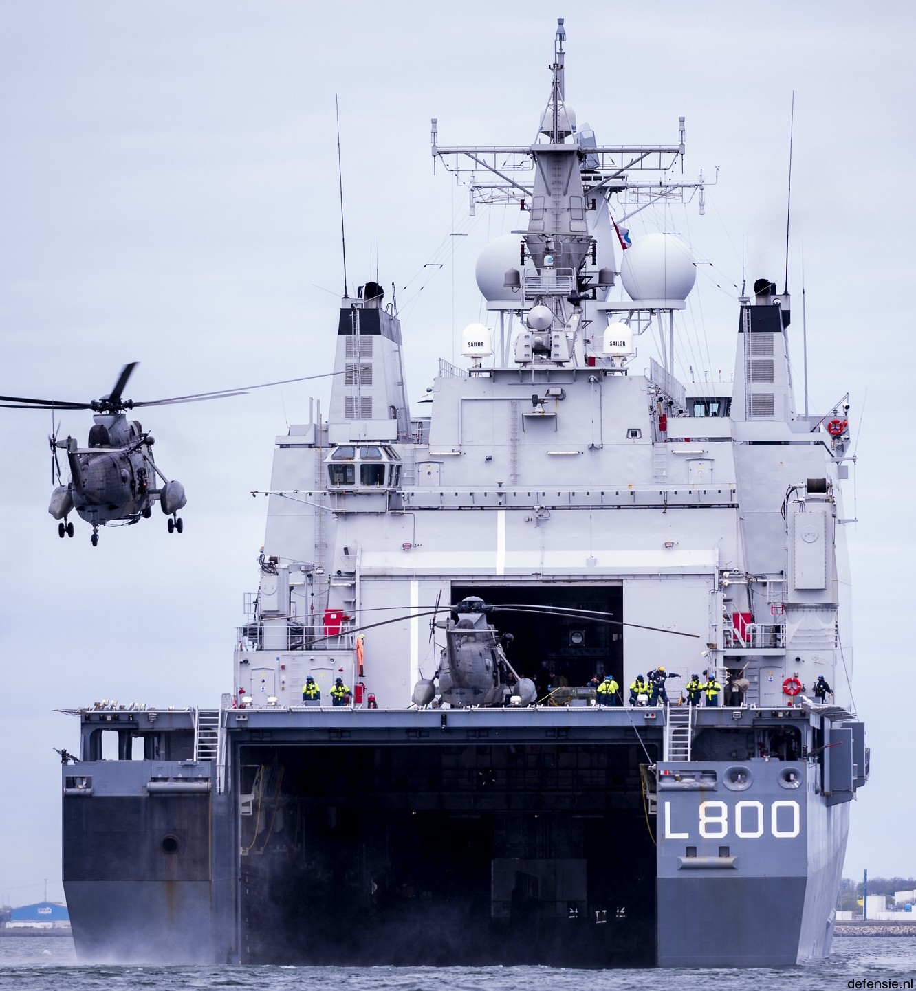 hnlms rotterdam l-800 amphibious landing ship dock lpd royal netherlands navy koninklijke marine 43