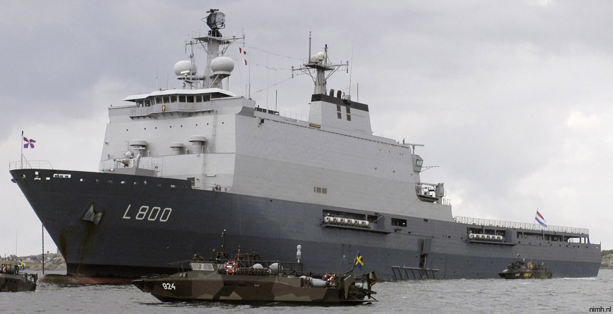 hnlms rotterdam l-800 amphibious landing ship dock lpd royal netherlands navy 47