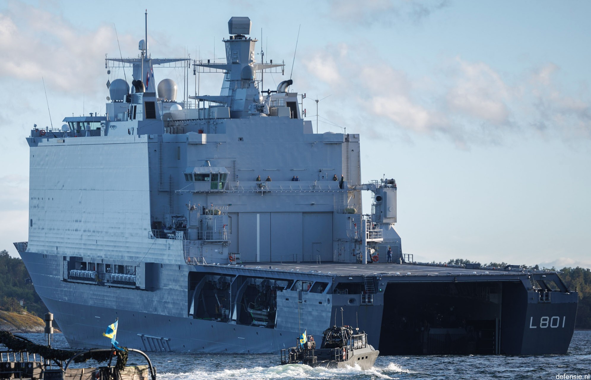 l-801 hnlms johan de witt amphibious ship landing platform dock lpd royal netherlands navy 49