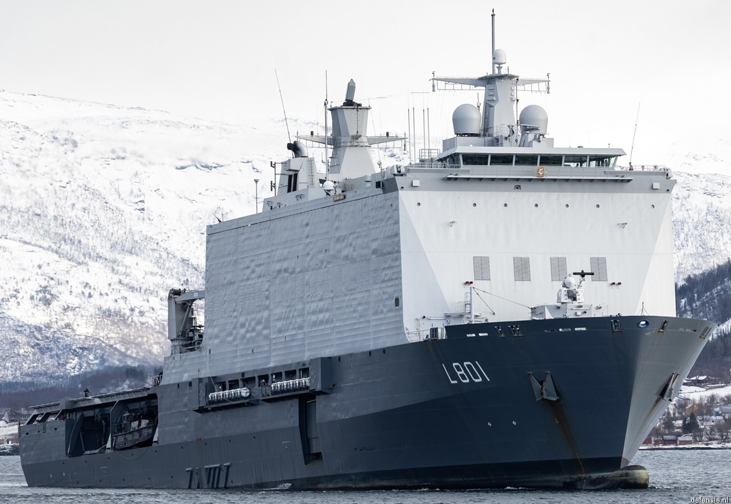 l-801 hnlms johan de witt amphibious ship landing platform dock lpd royal netherlands navy 51