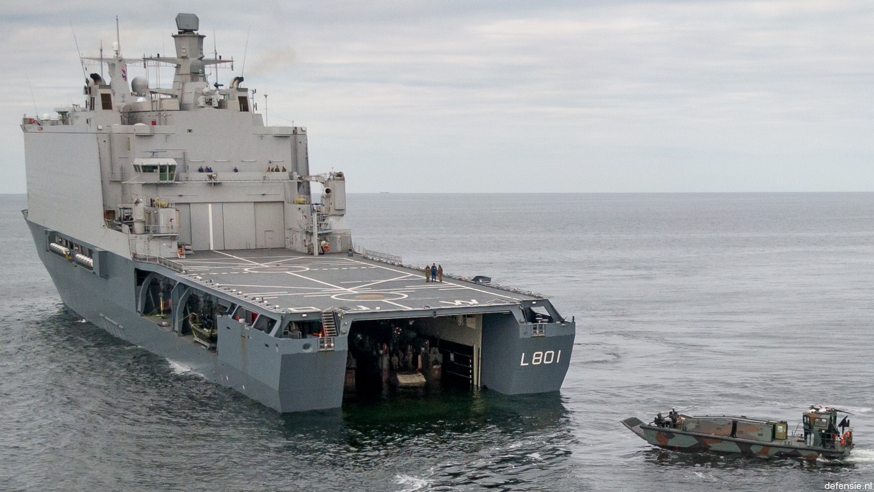 l-801 hnlms johan de witt amphibious ship landing platform dock lpd royal netherlands navy 52