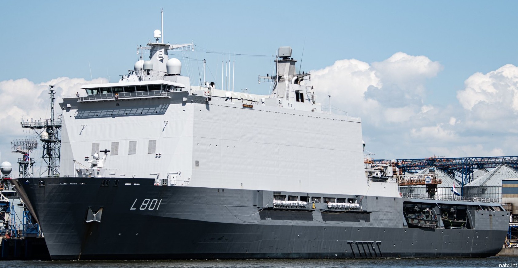 l-801 hnlms johan de witt amphibious ship landing platform dock lpd royal netherlands navy nato 55