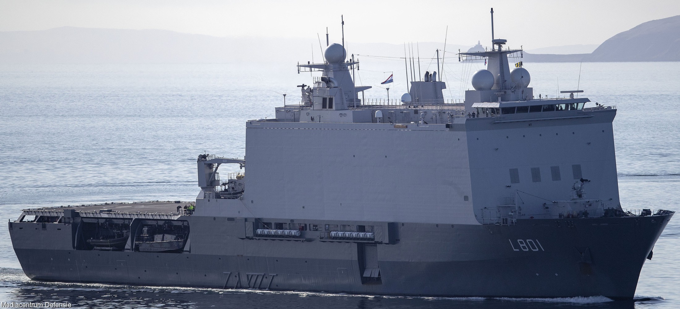 l-801 hnlms johan de witt amphibious ship landing platform dock lpd royal netherlands navy 57