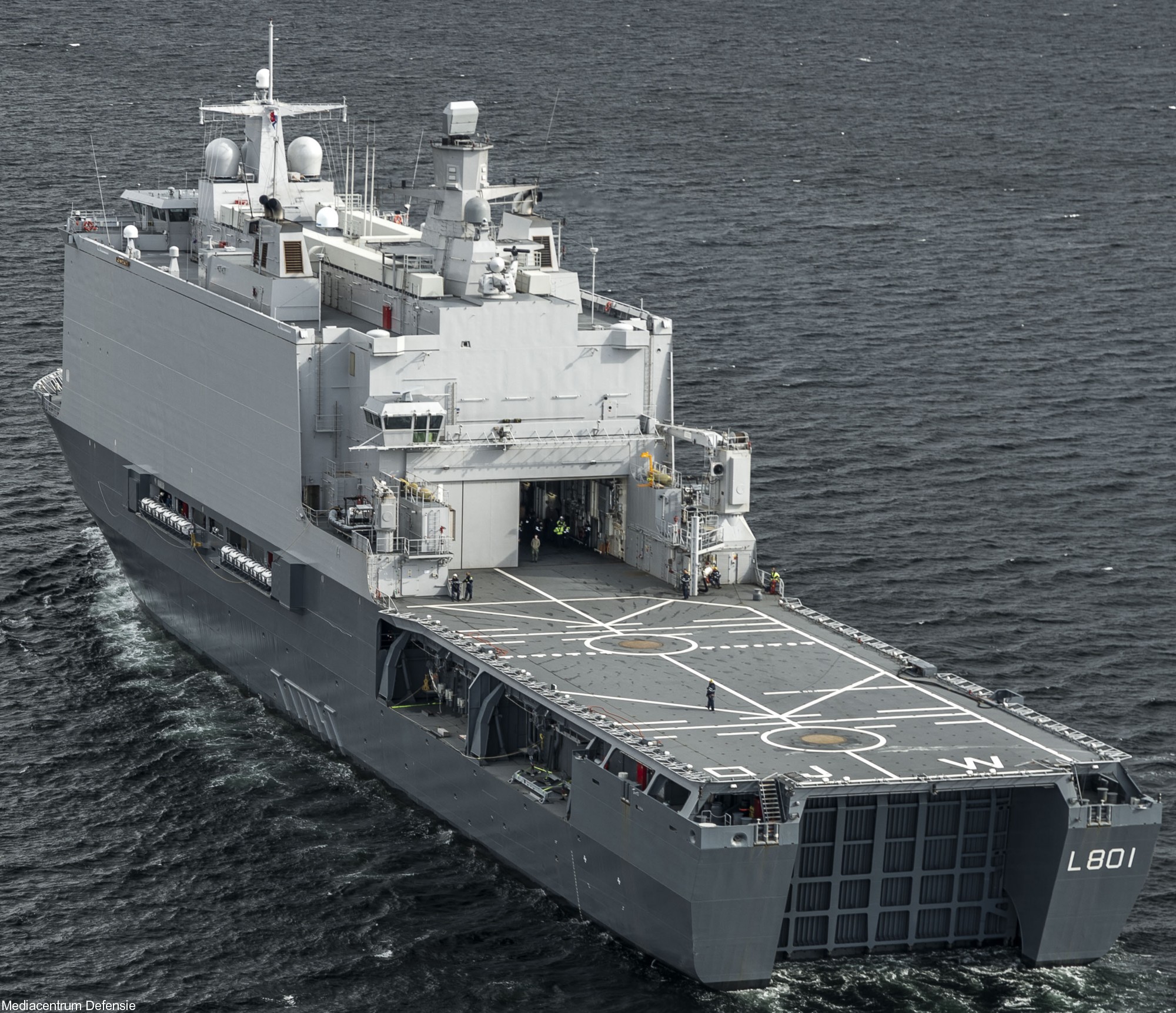 l-801 hnlms johan de witt amphibious ship landing platform dock lpd royal netherlands navy 64