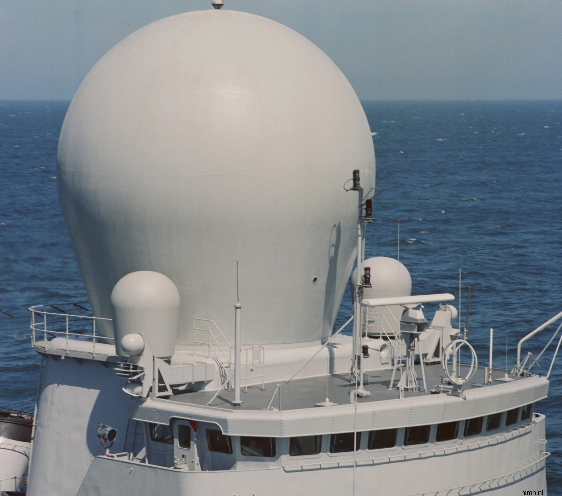 tromp class guided missile frigate royal netherlands navy koninklijke marine an/sps-01 3d radar