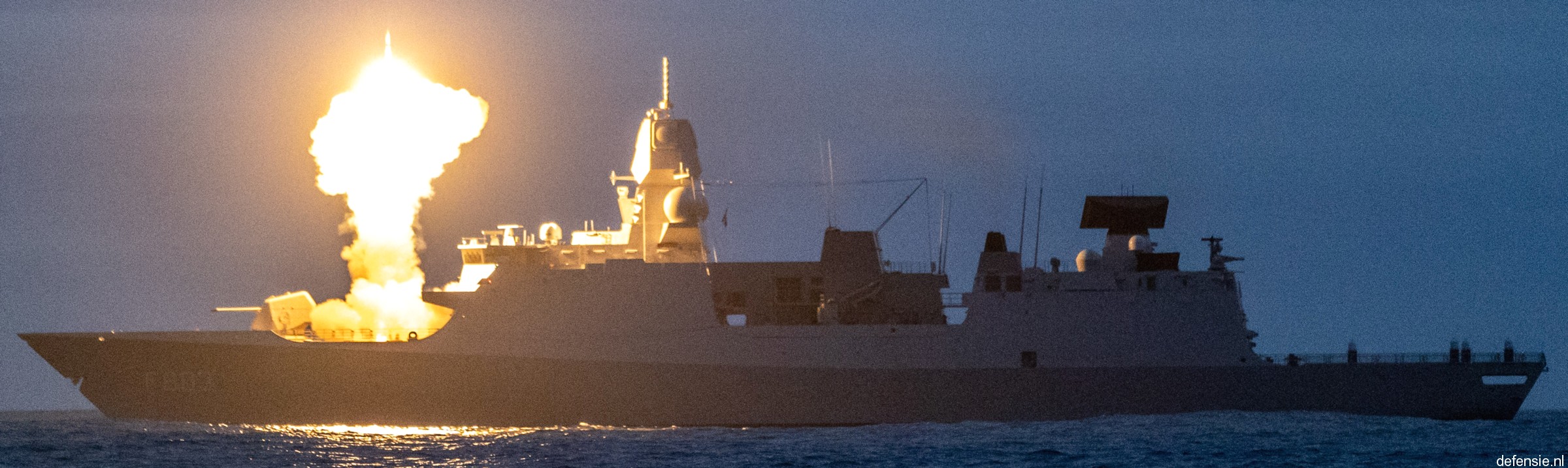 f803 hnlms tromp guided missile frigate ffg air defense lcf royal netherlands navy 55