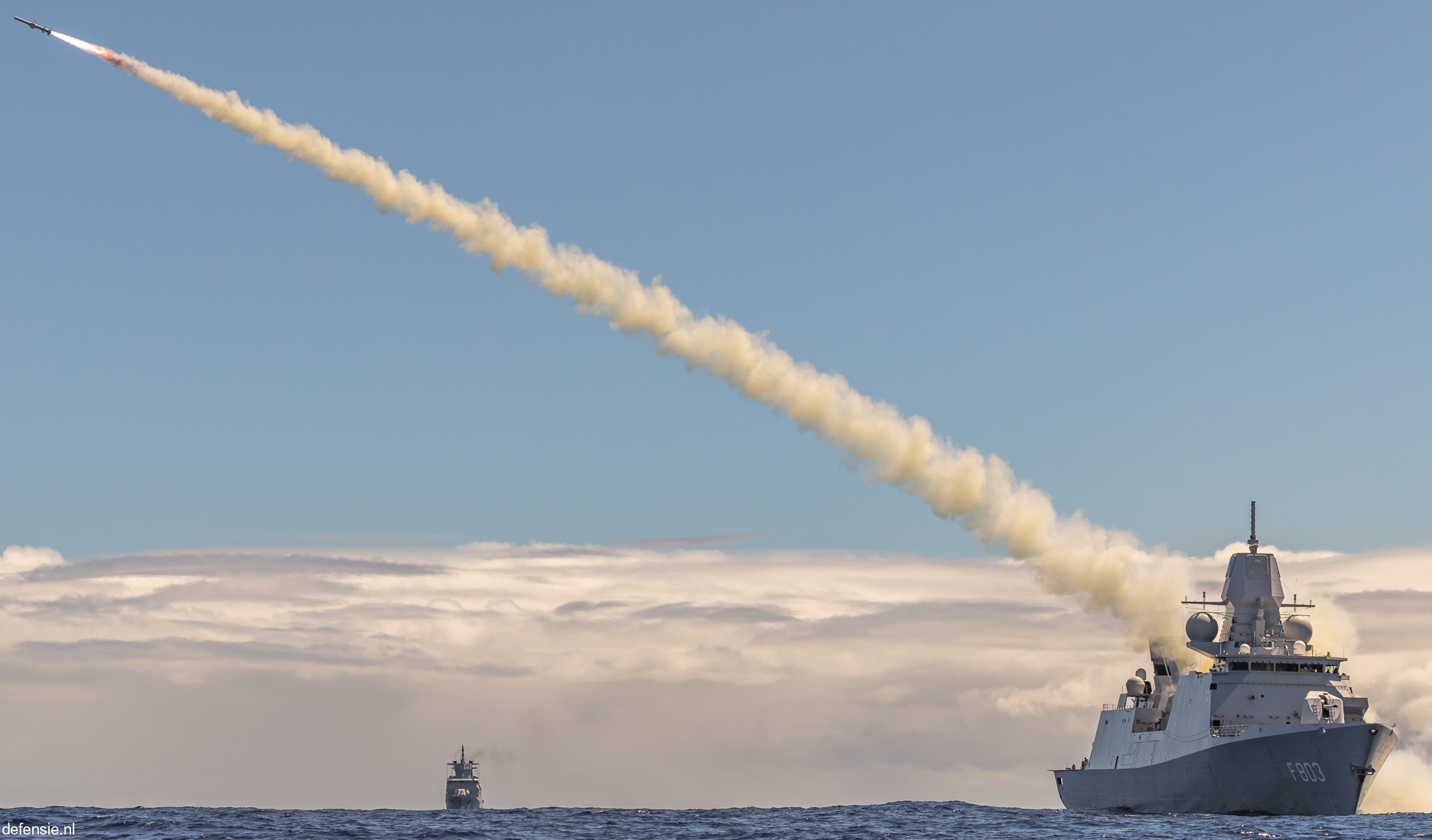 f803 hnlms tromp guided missile frigate ffg air defense lcf royal netherlands navy rimpac 2024 harpoon ssm 59