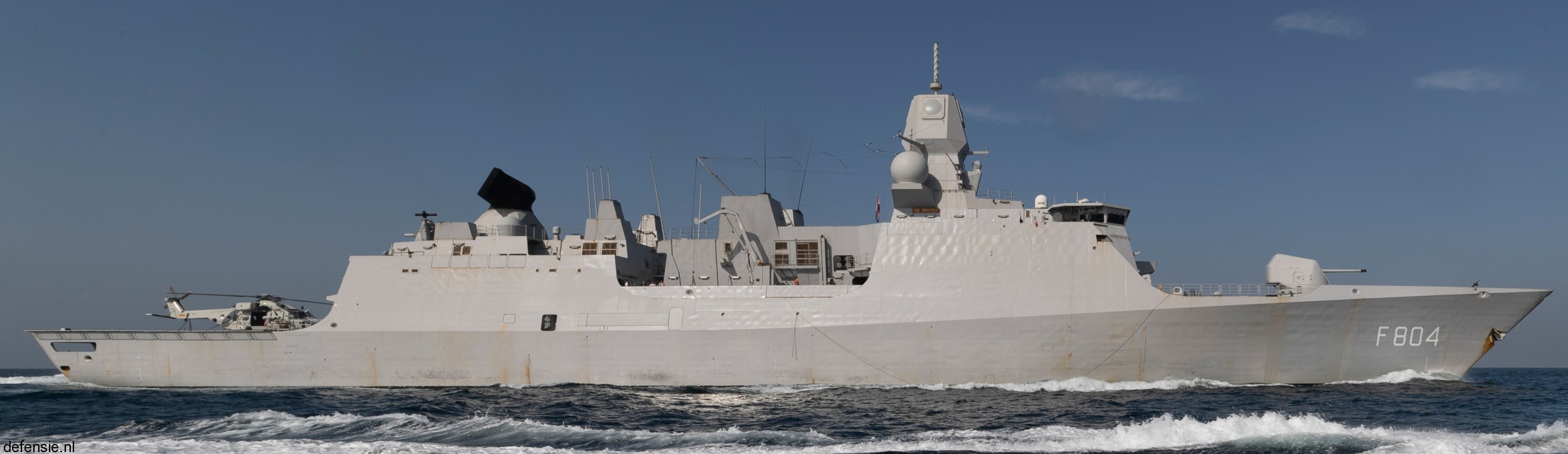 f804 hnlms de ruyter guided missile frigate ffg lcf royal netherlands navy 36