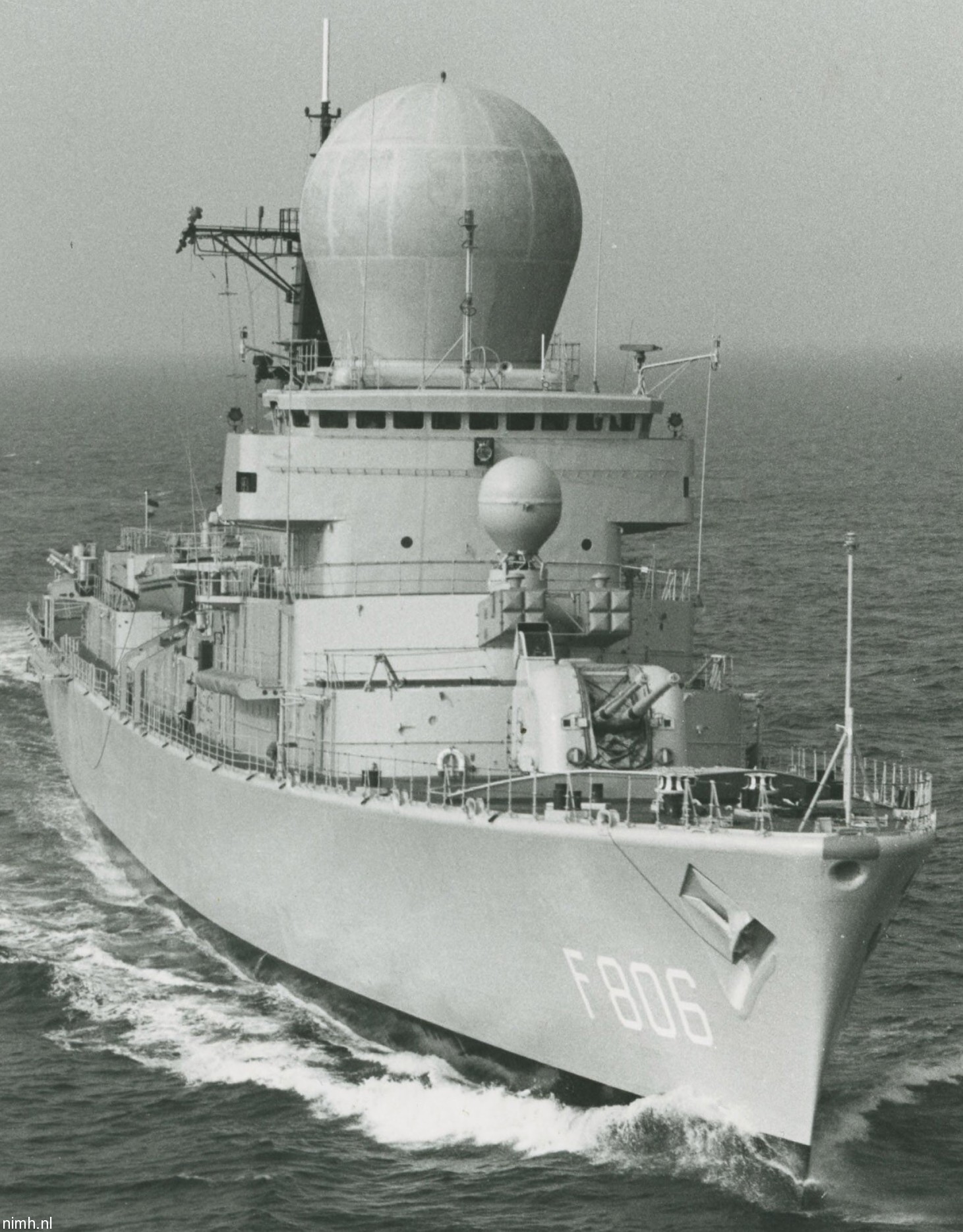 hnlms de ruyter f-806 tromp class guided missile frigate royal netherlands navy koninklijke marine 02