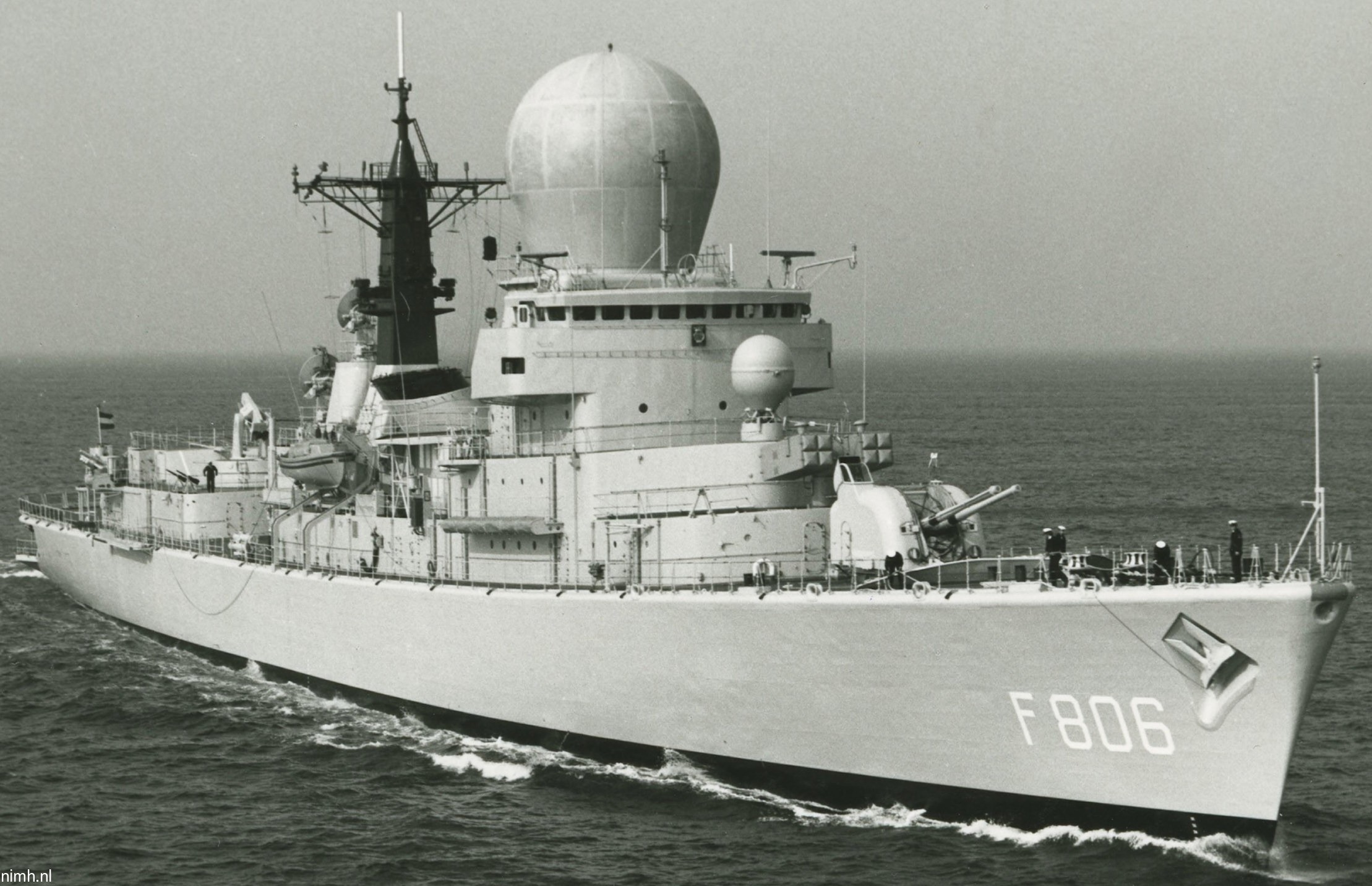 hnlms de ruyter f-806 tromp class guided missile frigate royal netherlands navy koninklijke marine 08