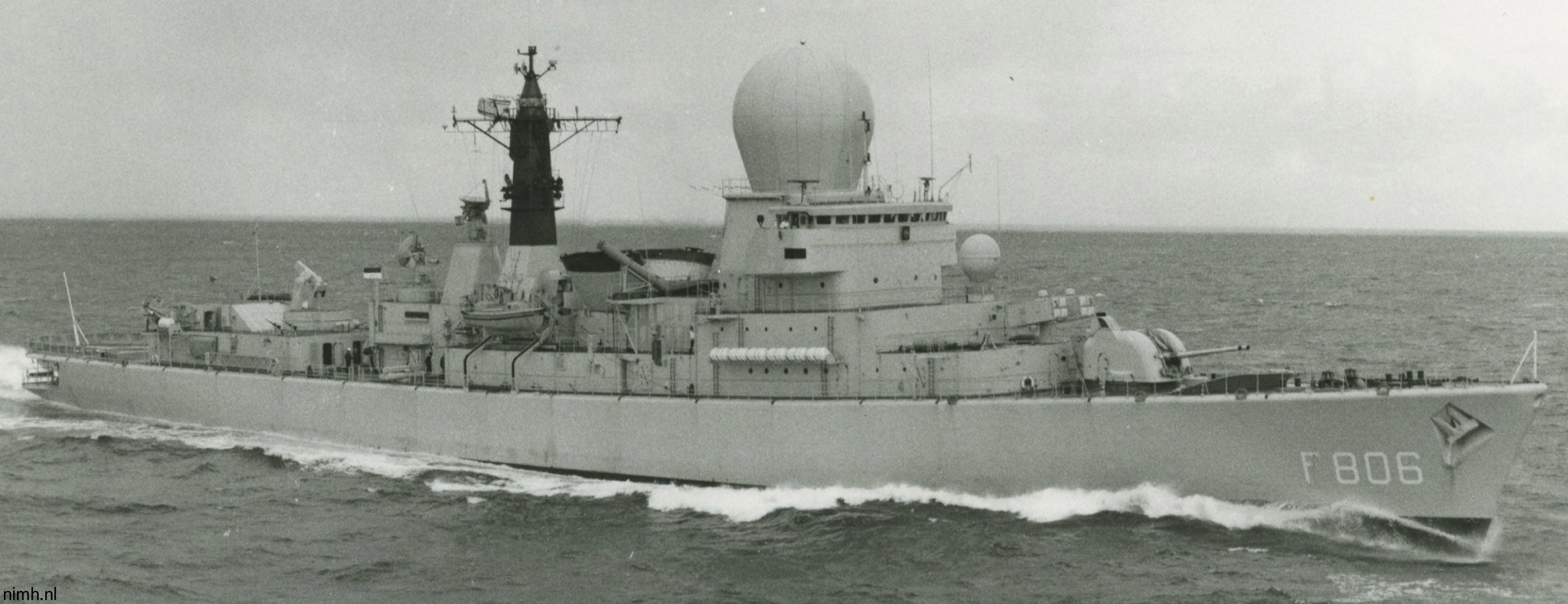 hnlms de ruyter f-806 tromp class guided missile frigate royal netherlands navy koninklijke marine 10