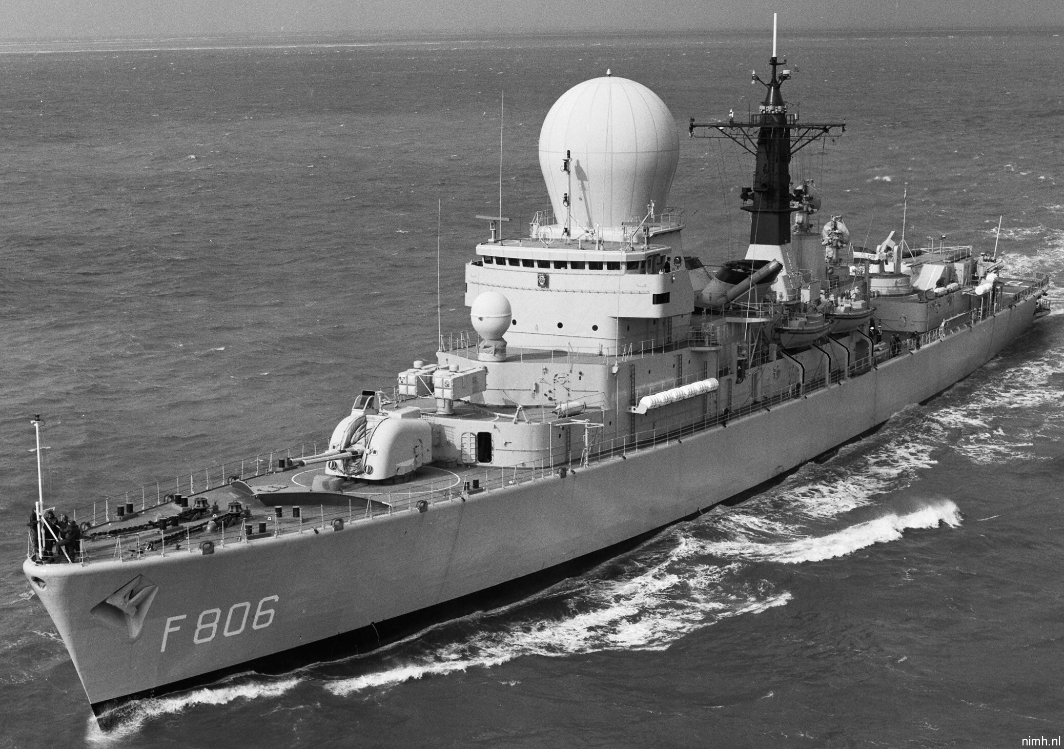 hnlms de ruyter f-806 tromp class guided missile frigate royal netherlands navy koninklijke marine 15