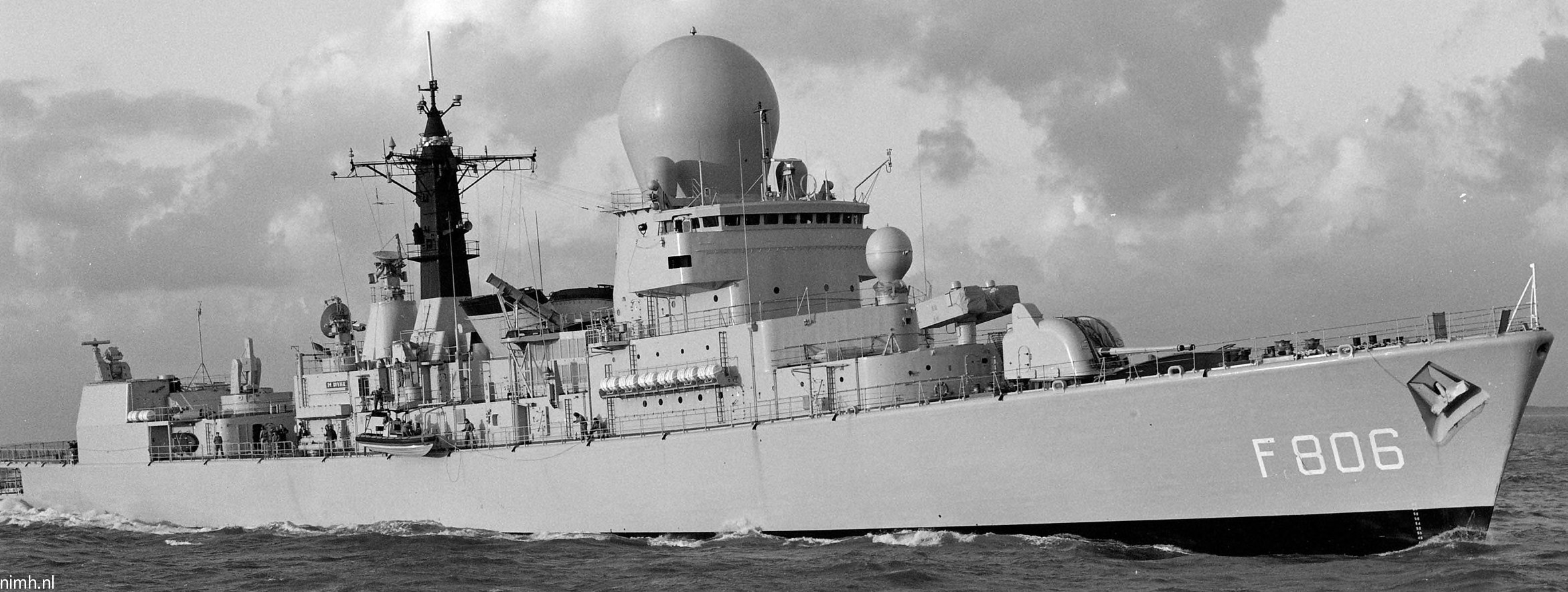 hnlms de ruyter f-806 tromp class guided missile frigate royal netherlands navy koninklijke marine 19