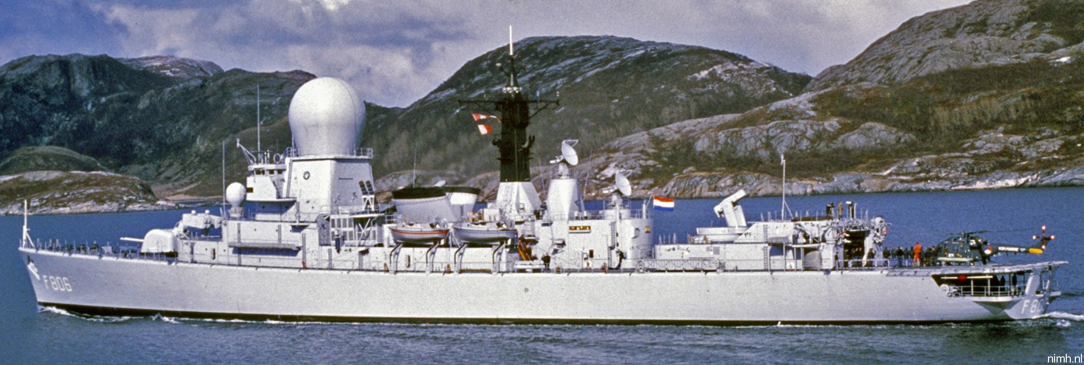 hnlms de ruyter f-806 tromp class guided missile frigate royal netherlands navy koninklijke marine 30